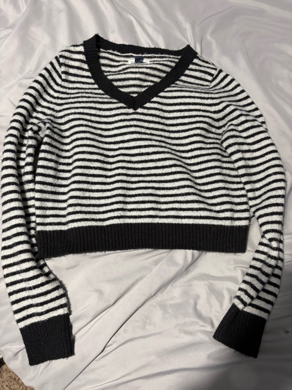 Medium American Eagle cropped sweater